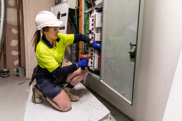 Best Best Electricians Near Me  in Lla Lla East, WA